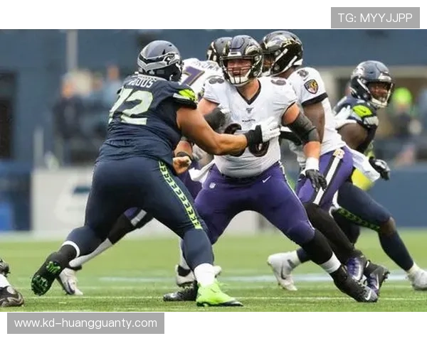 凯德挡拆组织制造错位，较上季对手防守更难限制