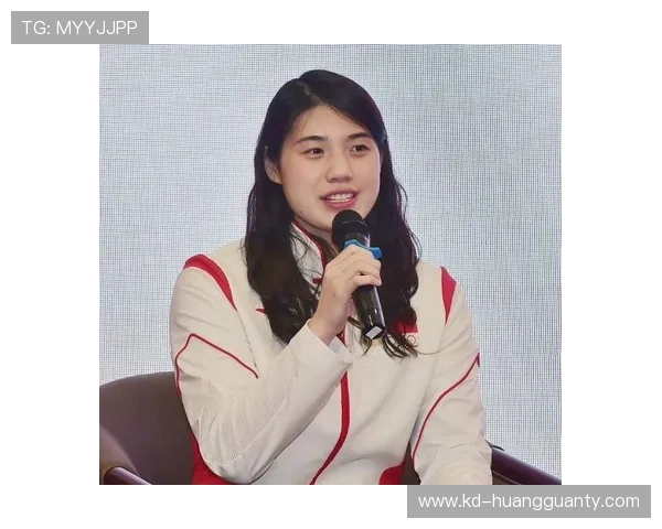 张雨霏训练完顺手买个包，我加班三天才够她喝杯咖啡