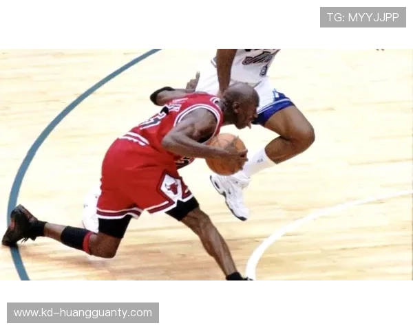 乔丹关键单打拉开分差 高效得分压制对手防线